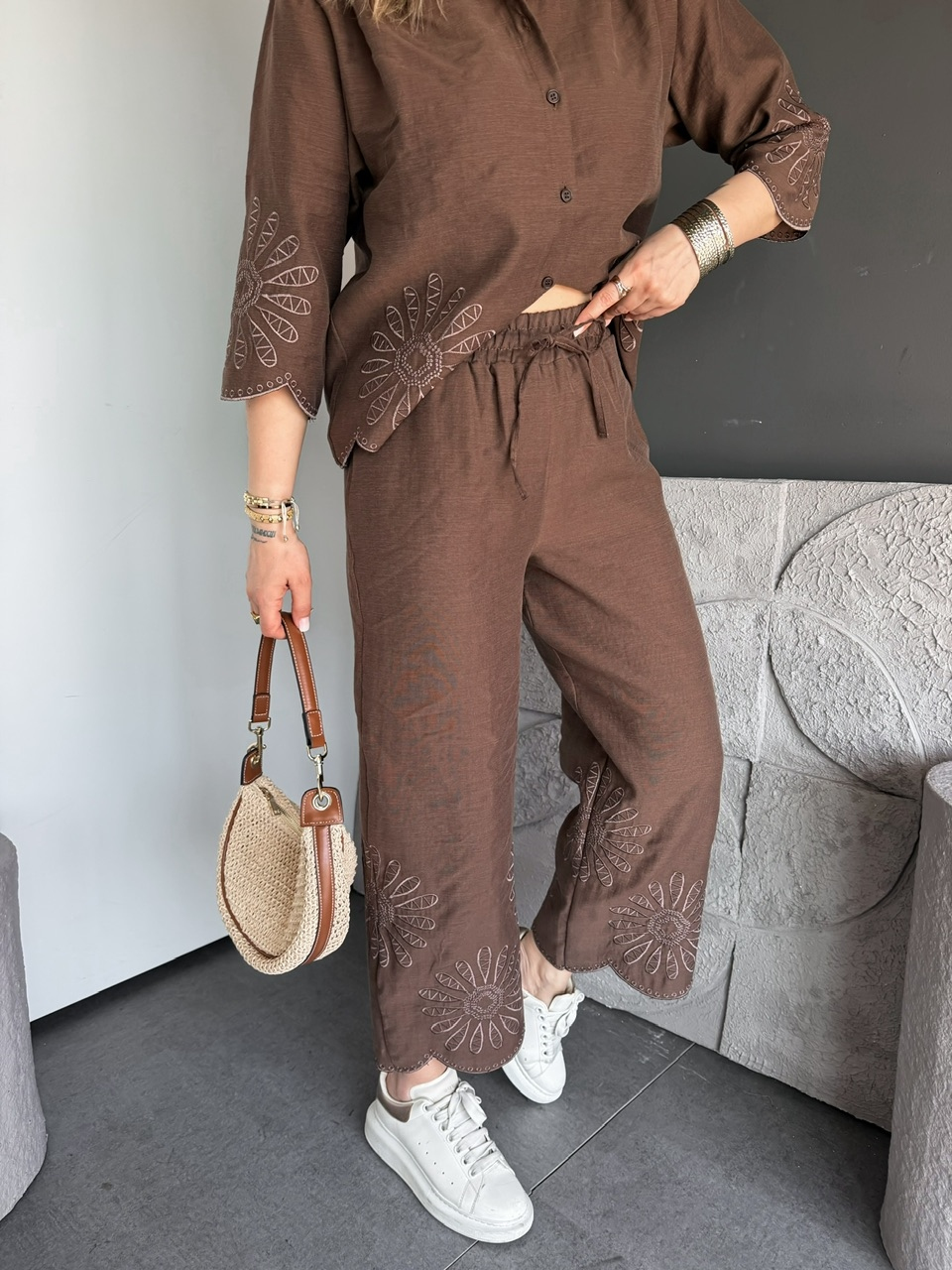 kahve Eteği Nakışlı Premium Keten Takım