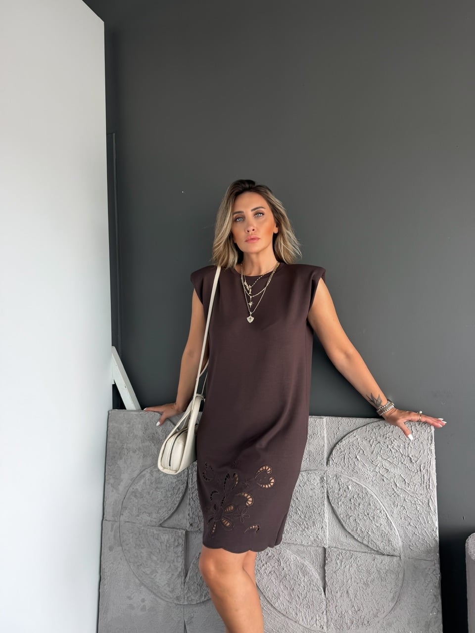 Kahve Etek Ucu Nakışlı Vatkalı Modal Elbise