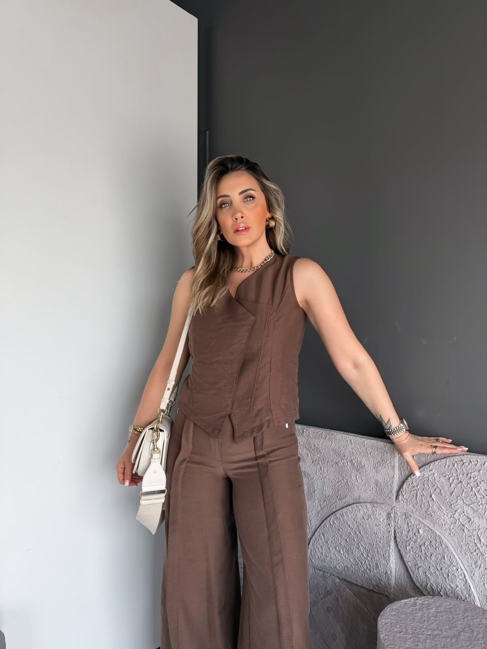 Kahve Fermuarlı Asimetrik Yelekli Keten Takım