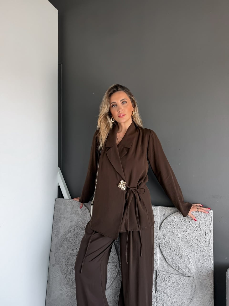 Kahve Gold Çiçekli Aksesuarlı Takım