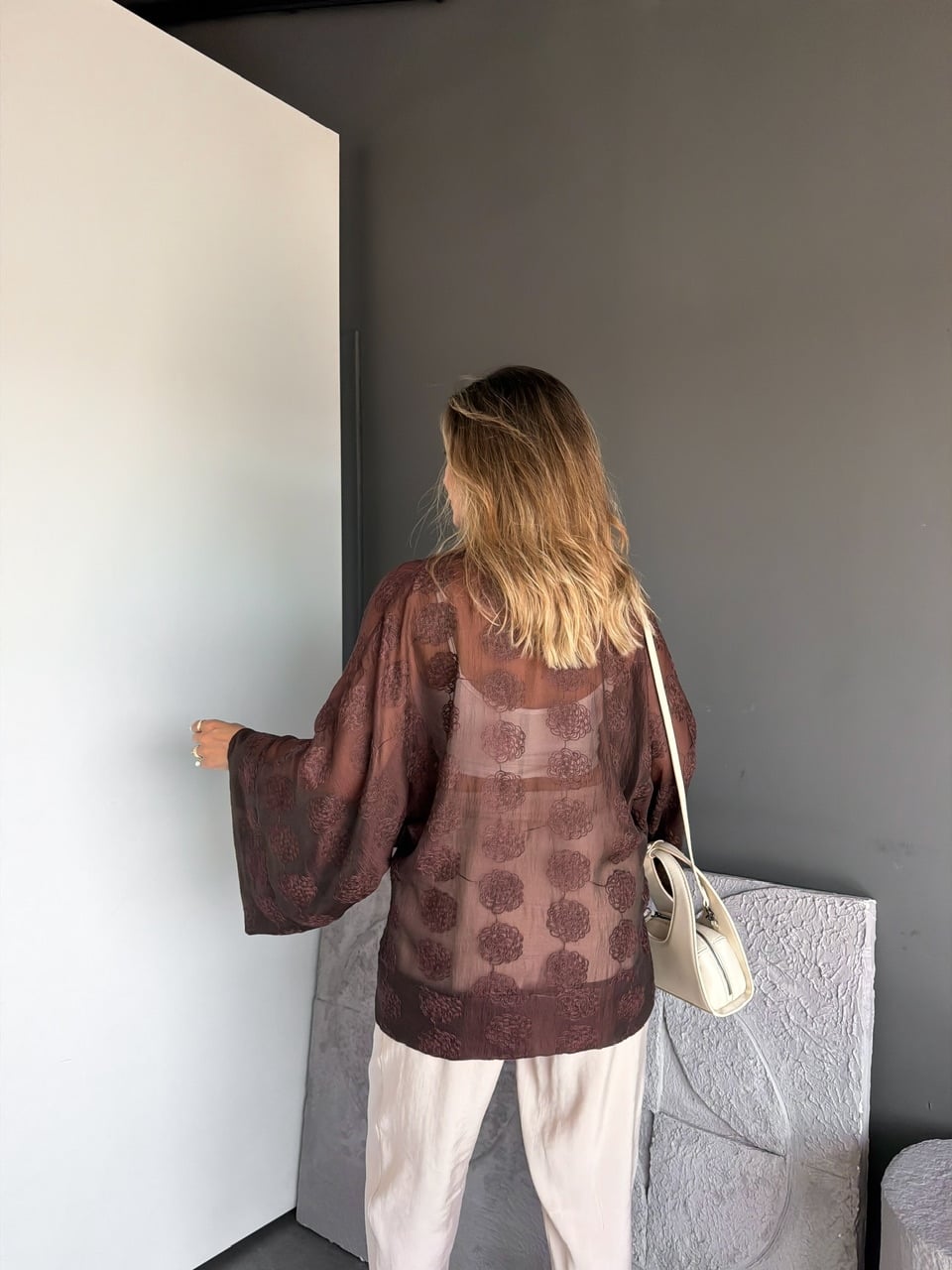Kahve İp Bağcıklı Brodeli Kimona
