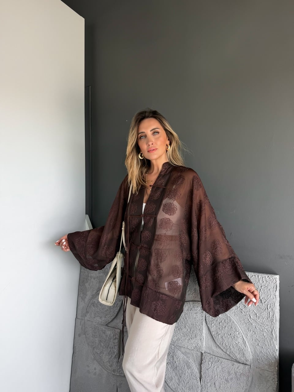 Kahve İp Bağcıklı Brodeli Kimona