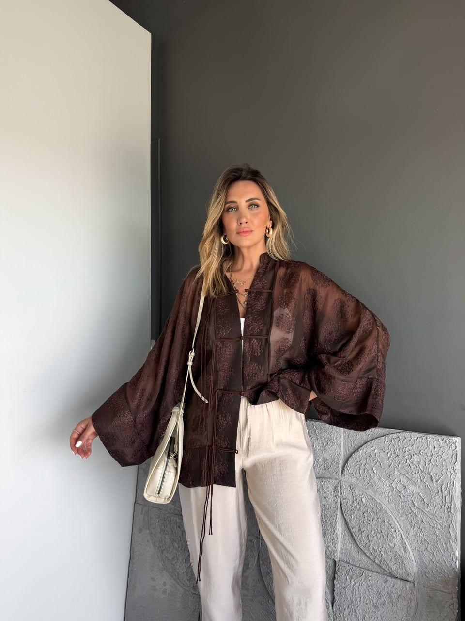 Kahve İp Bağcıklı Brodeli Kimona
