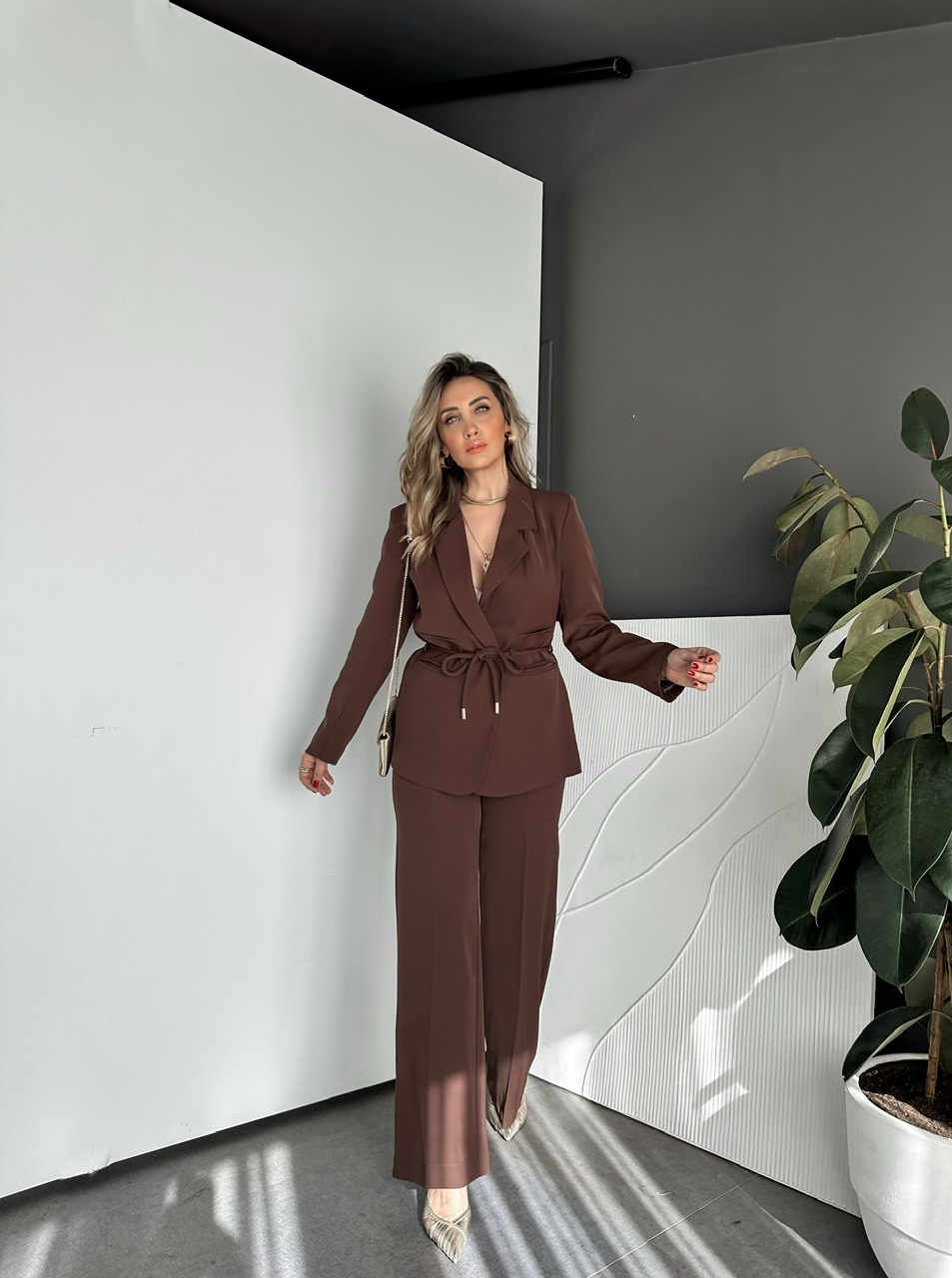 Kahve İp Kemerli Şık Takım
