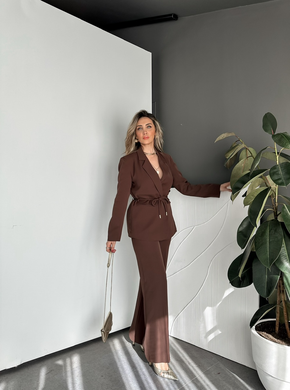 Kahve İp Kemerli Şık Takım