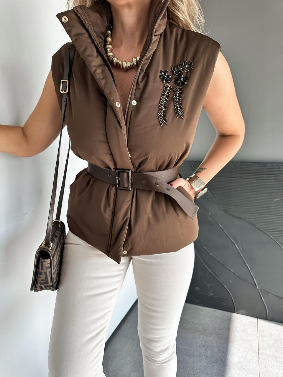 Kahve İşlemeli Kemerli Premium Yelek