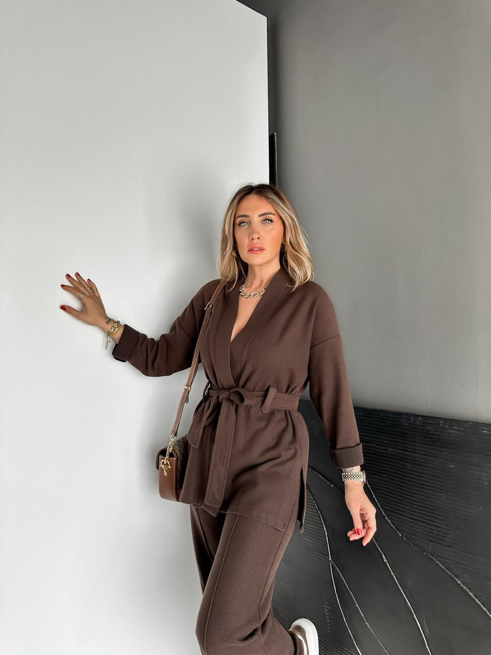 Kahve Kaşkorse Kuşaklı Ceketli Takım