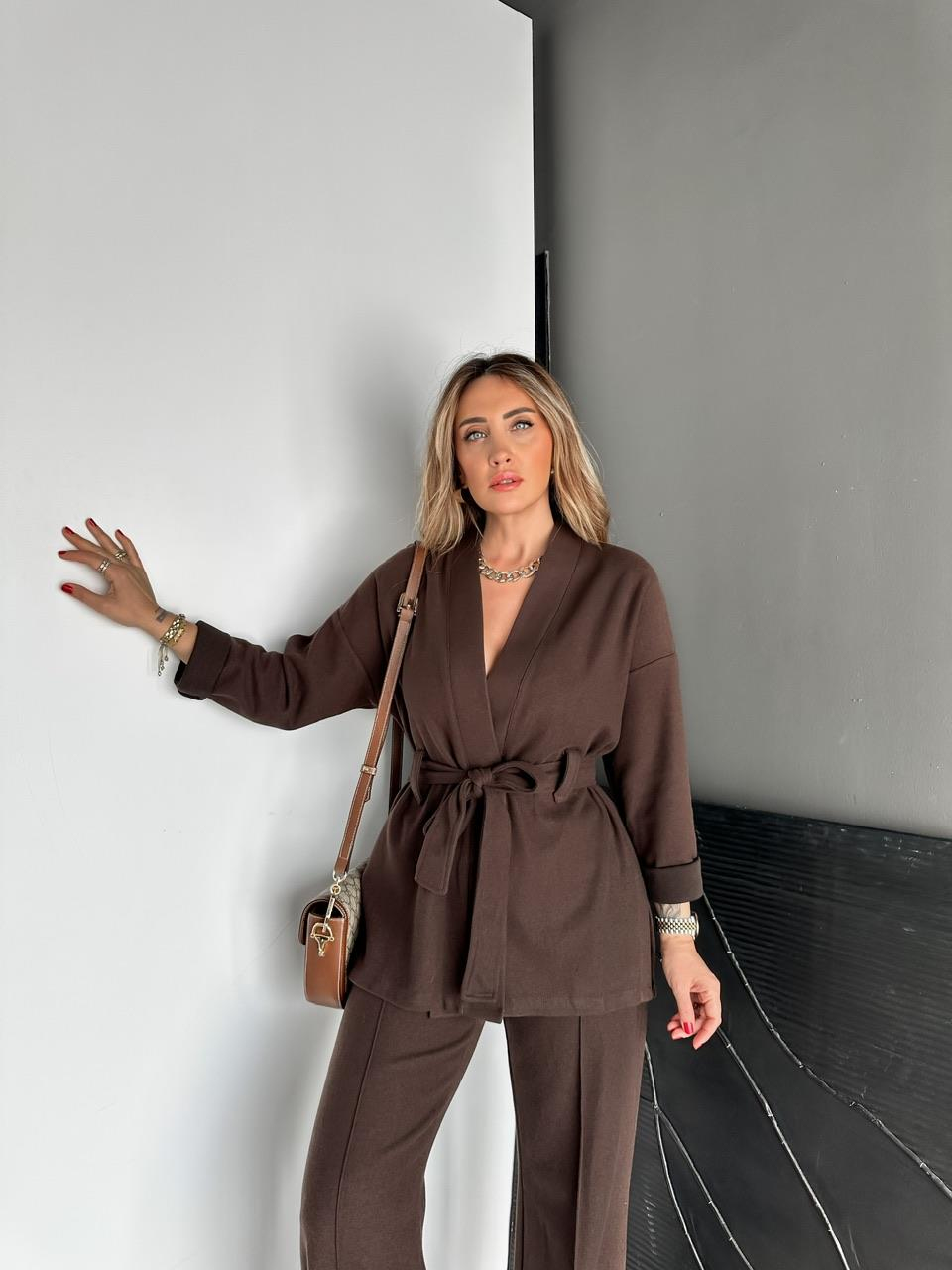 Kahve Kaşkorse Kuşaklı Ceketli Takım