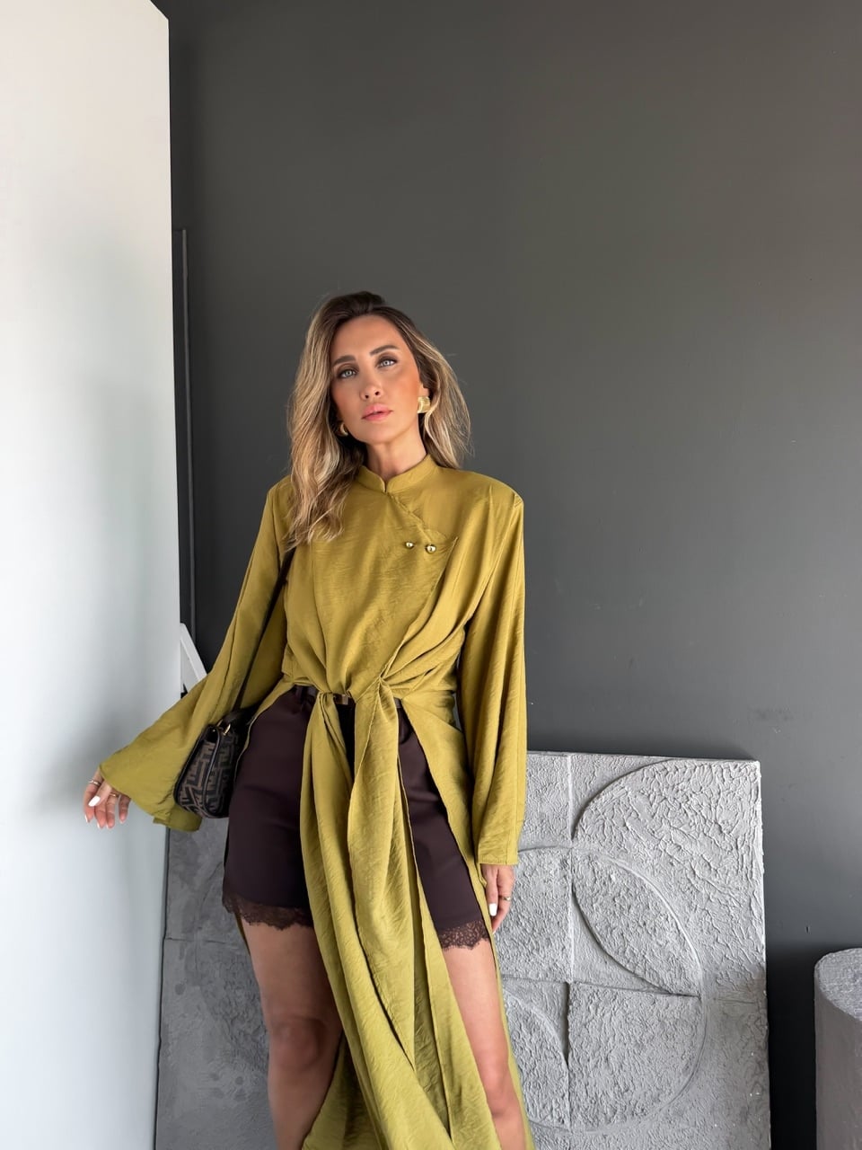 Kahve Kemerli Dantelli Şort
