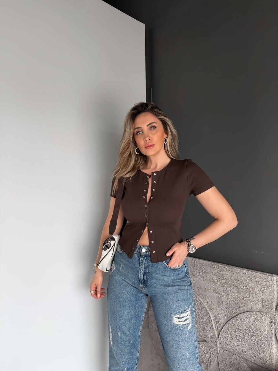 Kahve Kısa Kollu Boydan Cıtcıtlı Tshirt