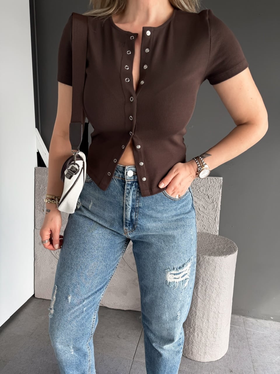 Kahve Kısa Kollu Boydan Cıtcıtlı Tshirt