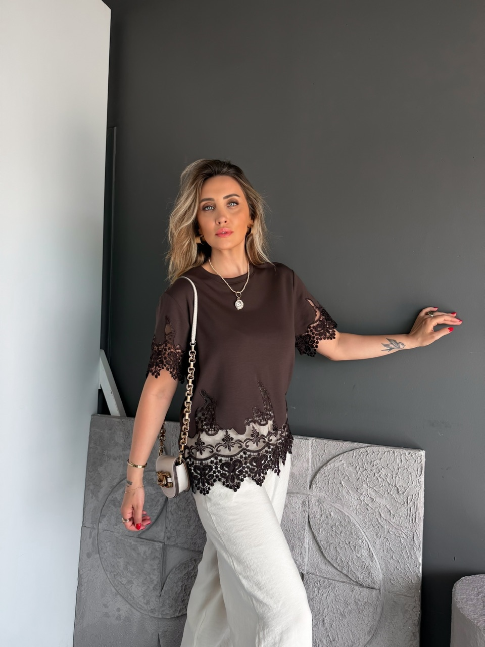 Kahve Kolları Eteği Dantelli Zr Tshirt