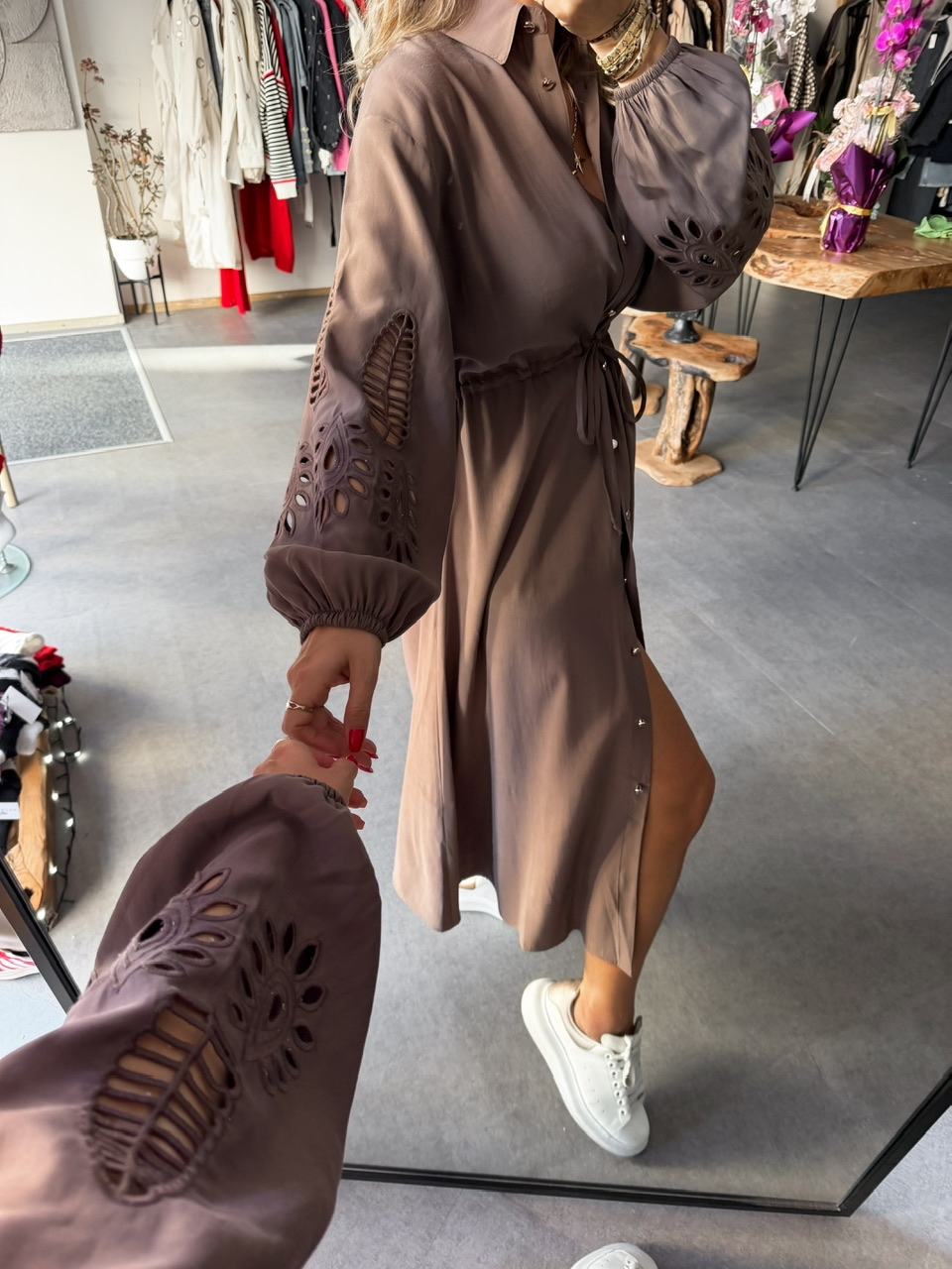 Kahve Kolları Nakışlı Beli İpli Uzun Kollu Elbise