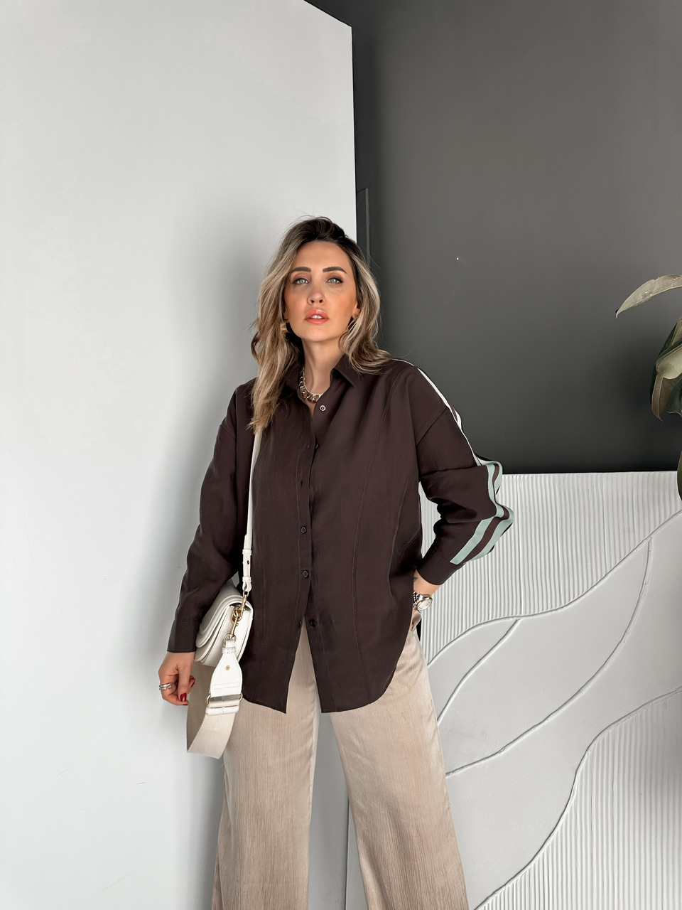 Kahve Kolları Şeritli Premium Gömlek