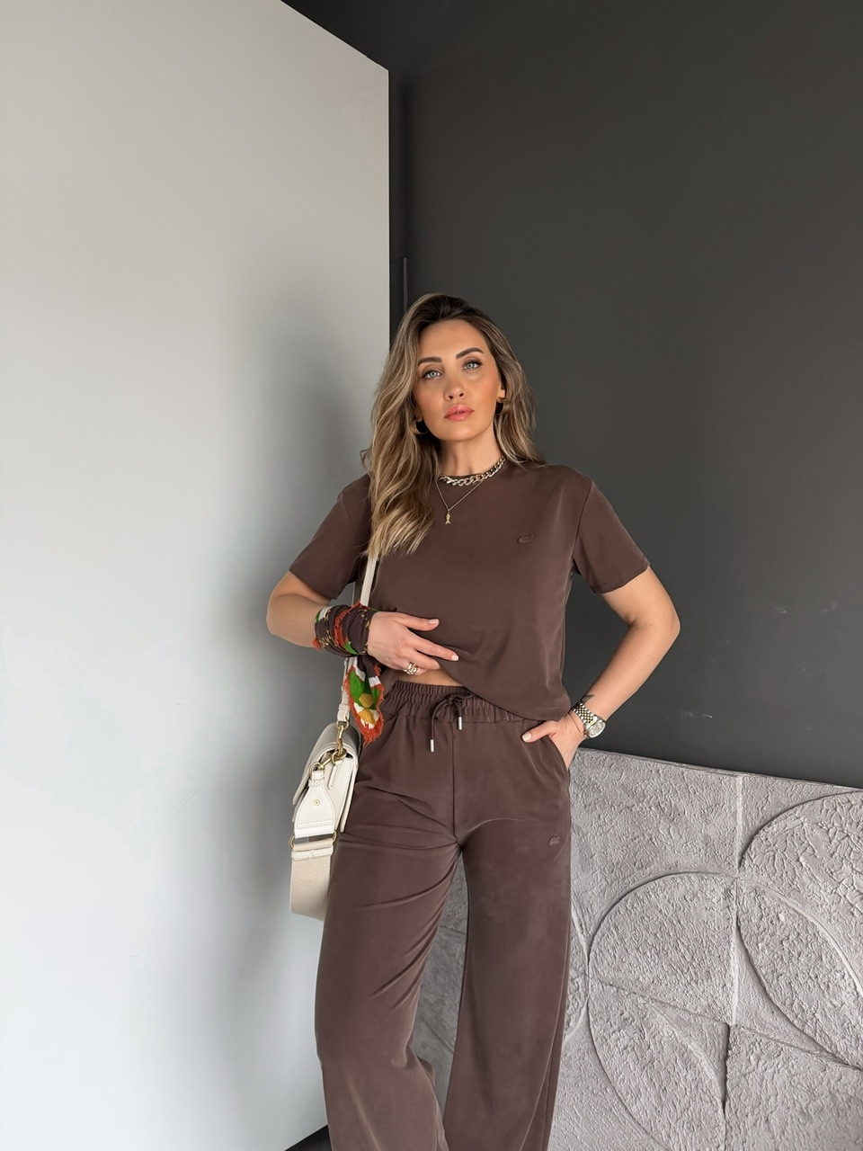 Kahve Logolu Pike Takım