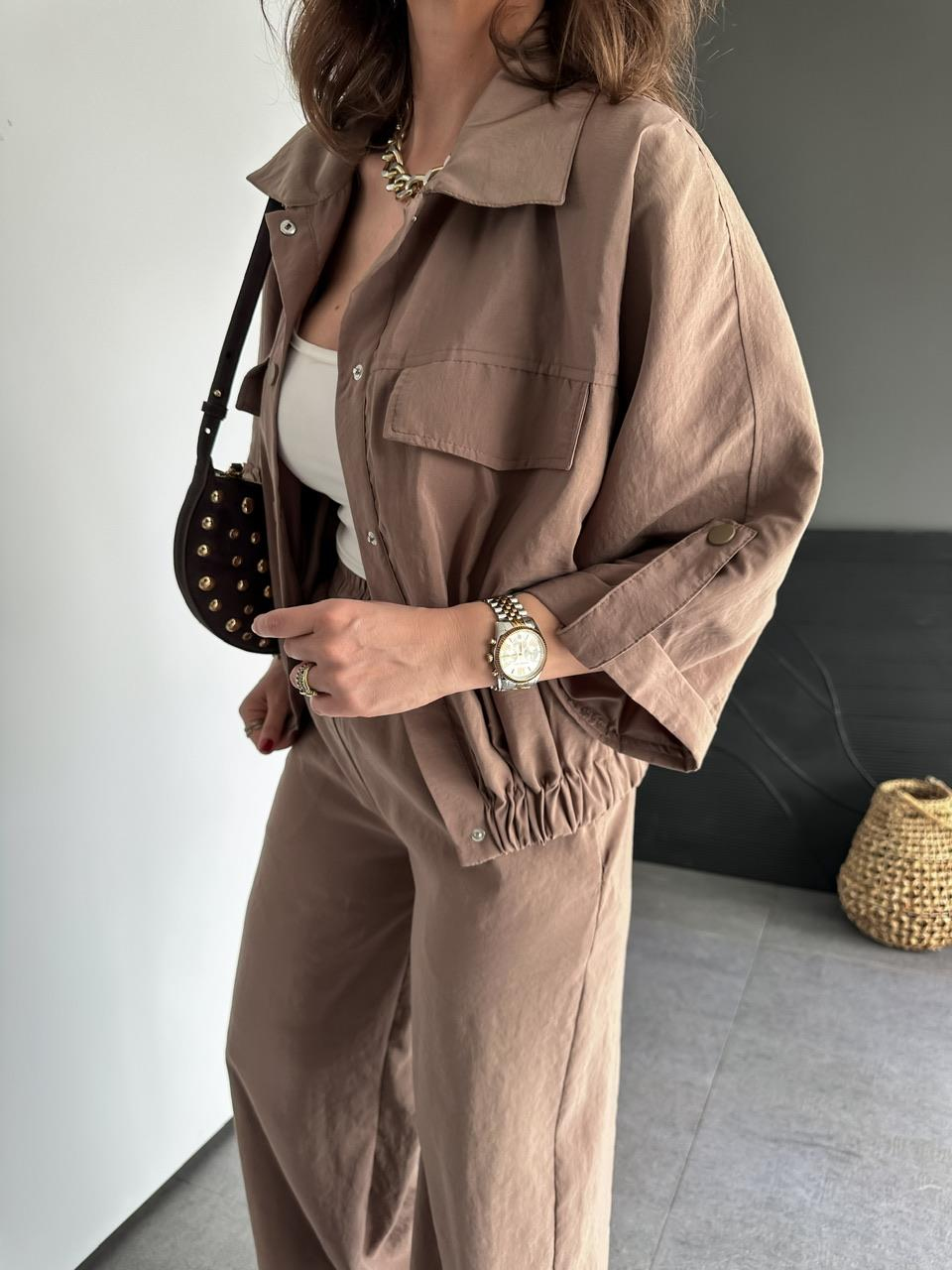 Kahve Manşet Kollu Çıtçıtlı Takım