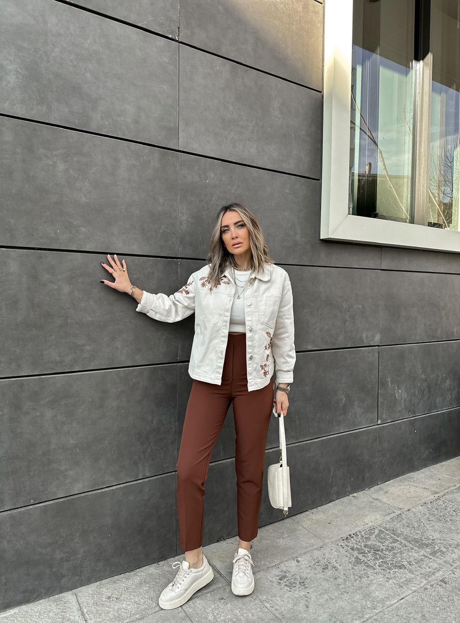 Kahve Nakışlı Kot Ceket