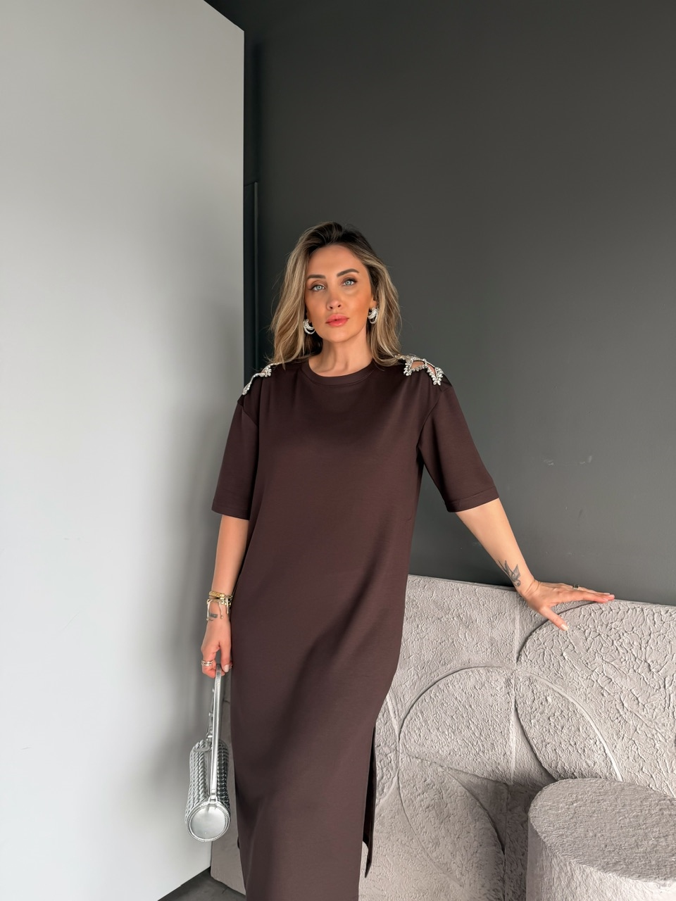 Kahve Omuzları Yıldız Taşlı Modal Elbise