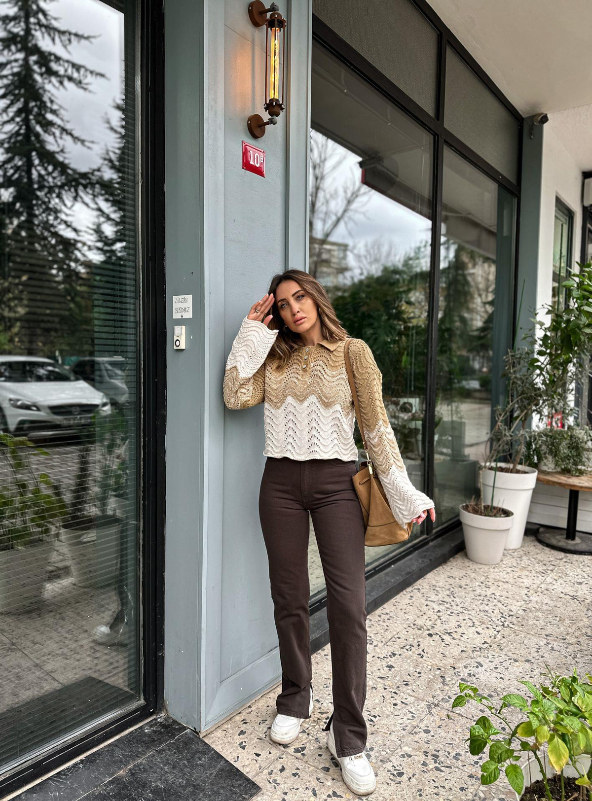 Kahve Paçası Yırtmaçlı Jean
