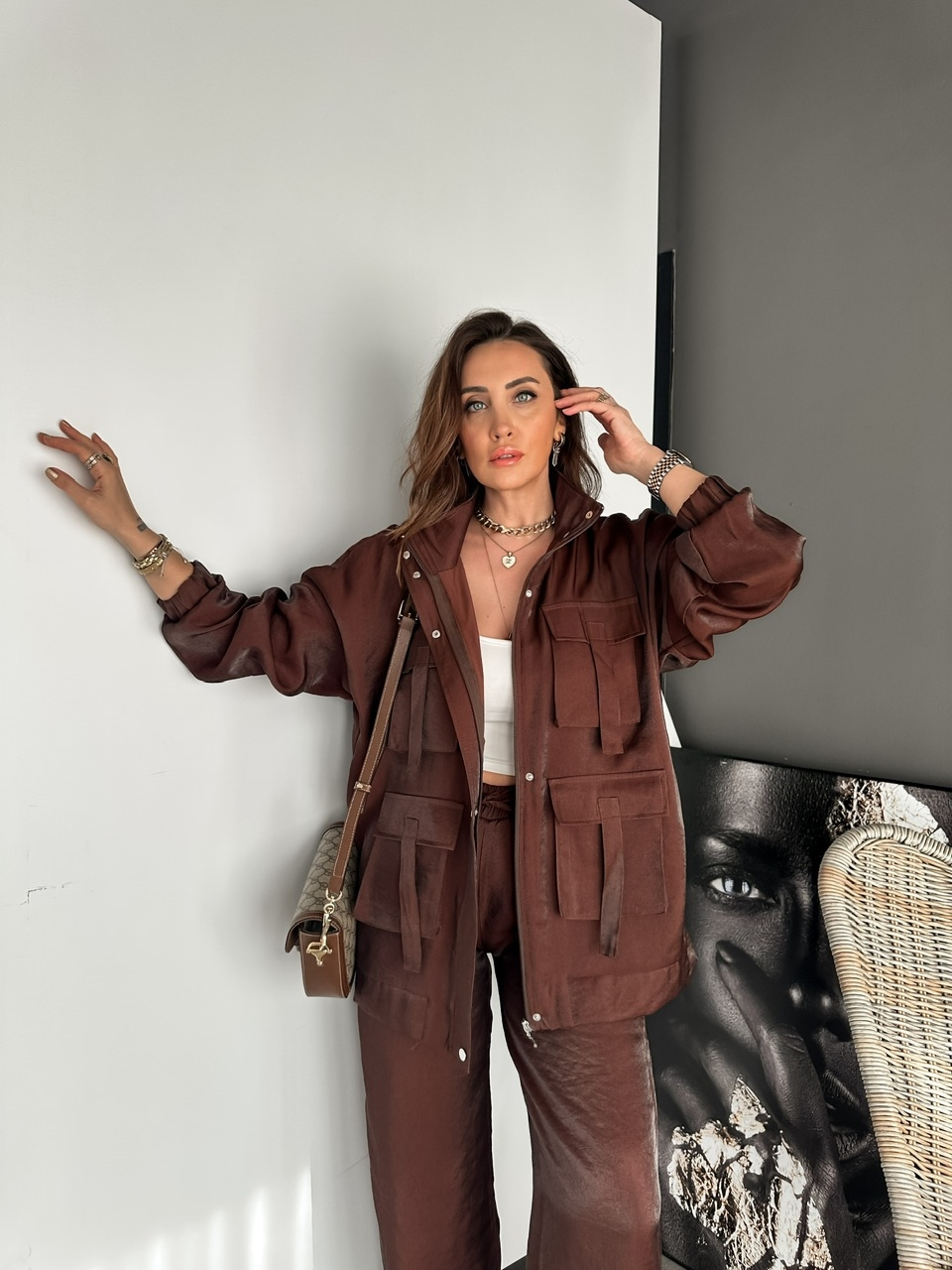 Kahve Parlak Dokulu Safari Takım(15 Nisan kargo çıkışlıdır.)