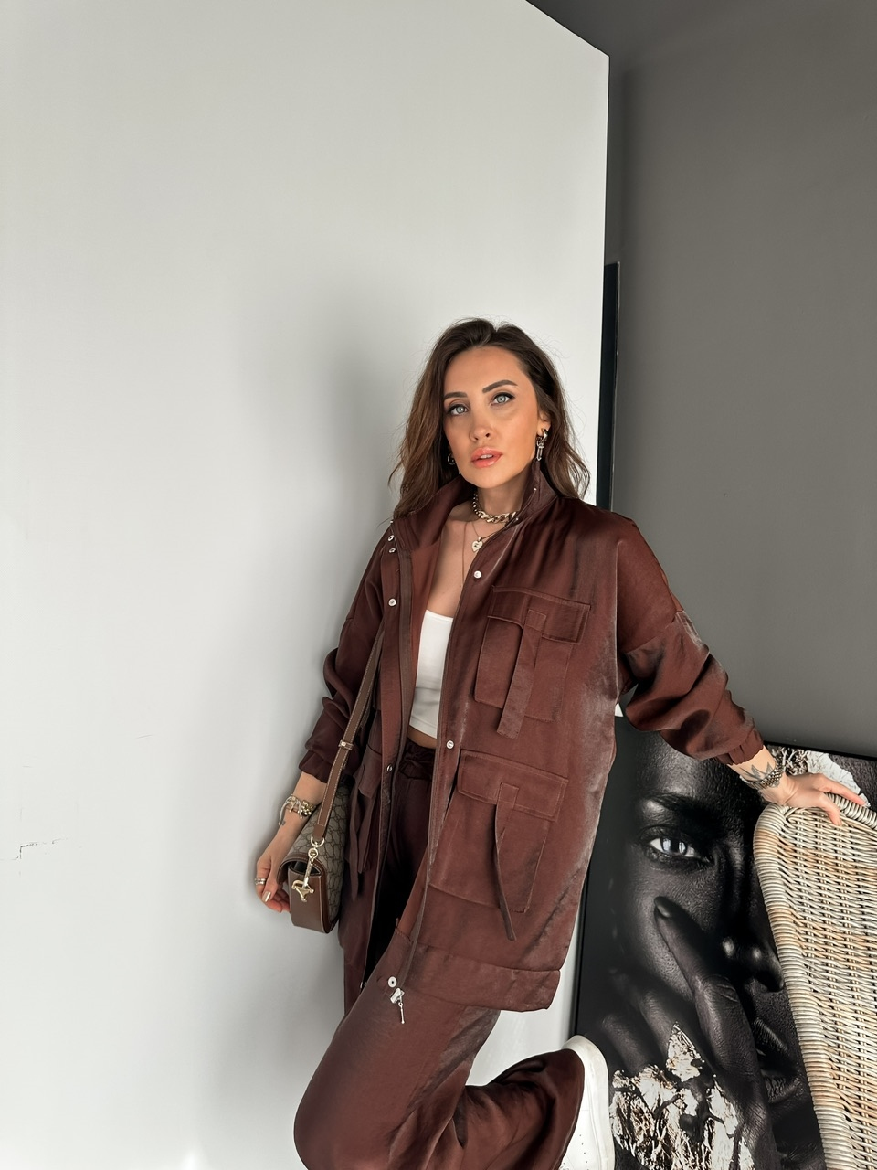 Kahve Parlak Dokulu Safari Takım(15 Nisan kargo çıkışlıdır.)