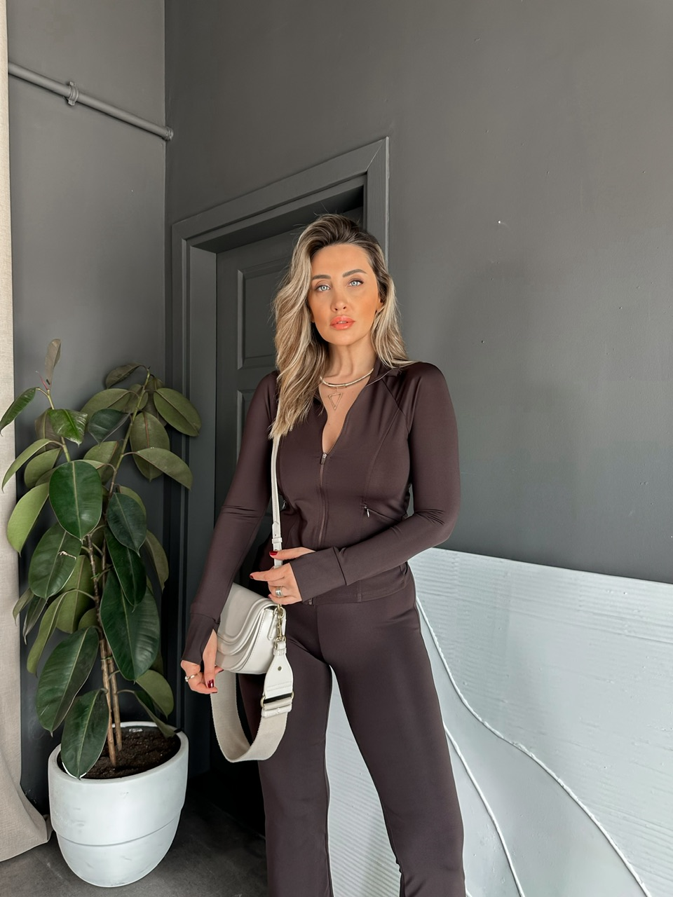 Kahve Parmaklı Likralı Spor Takım