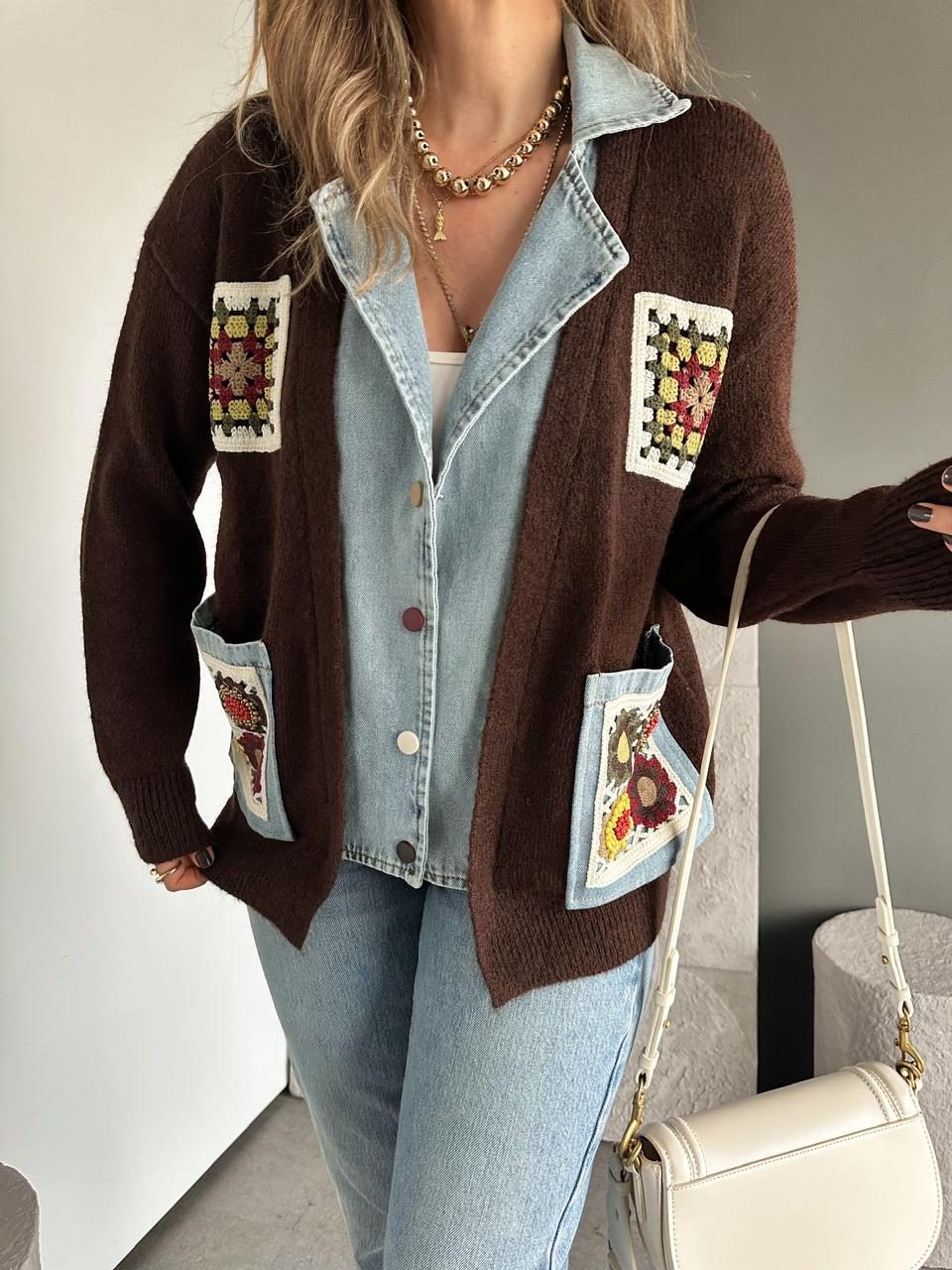 Kahve Patchwork Nakışlı Kot Parçalı Hırka