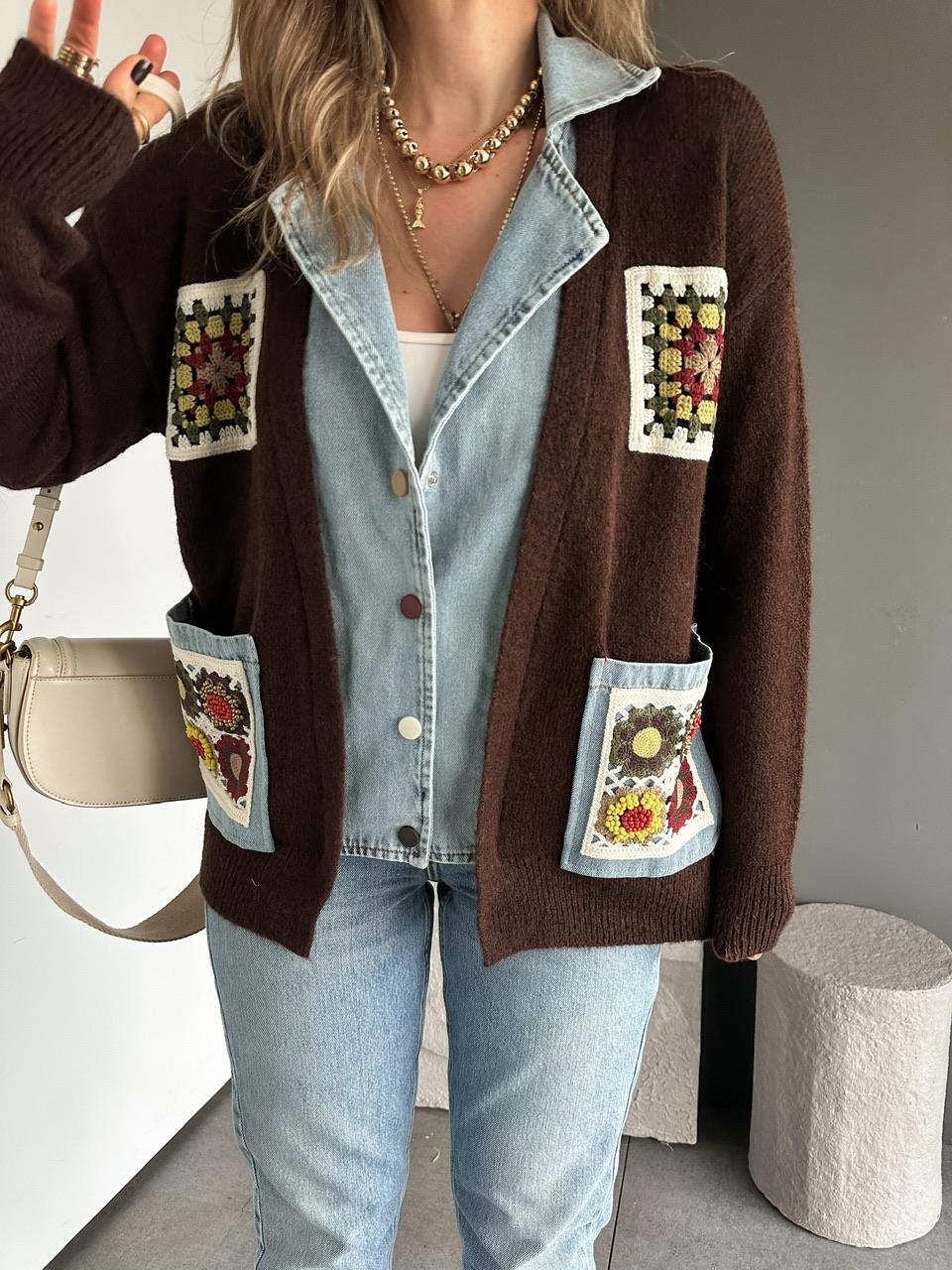 Kahve Patchwork Nakışlı Kot Parçalı Hırka