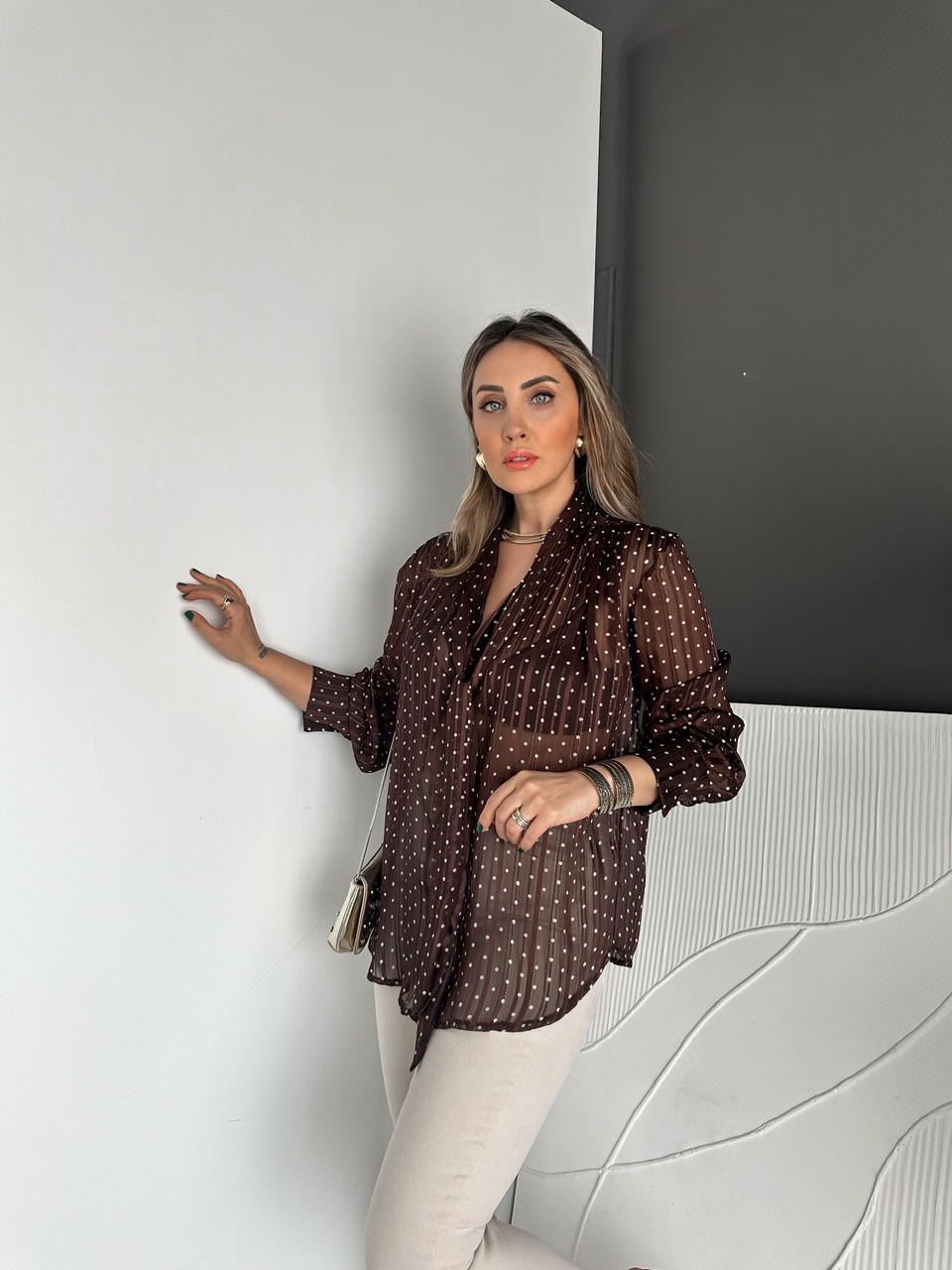 Kahve Puantiyeli Bağlamalı Şifon Gömlek