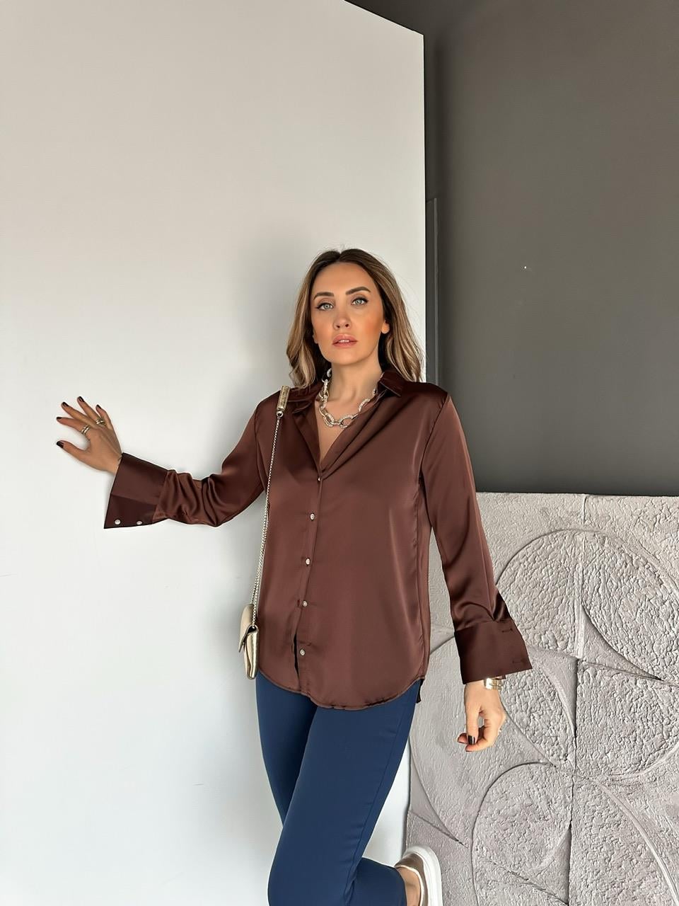 Kahve Saten Sedef Düğmeli Tok Gömlek