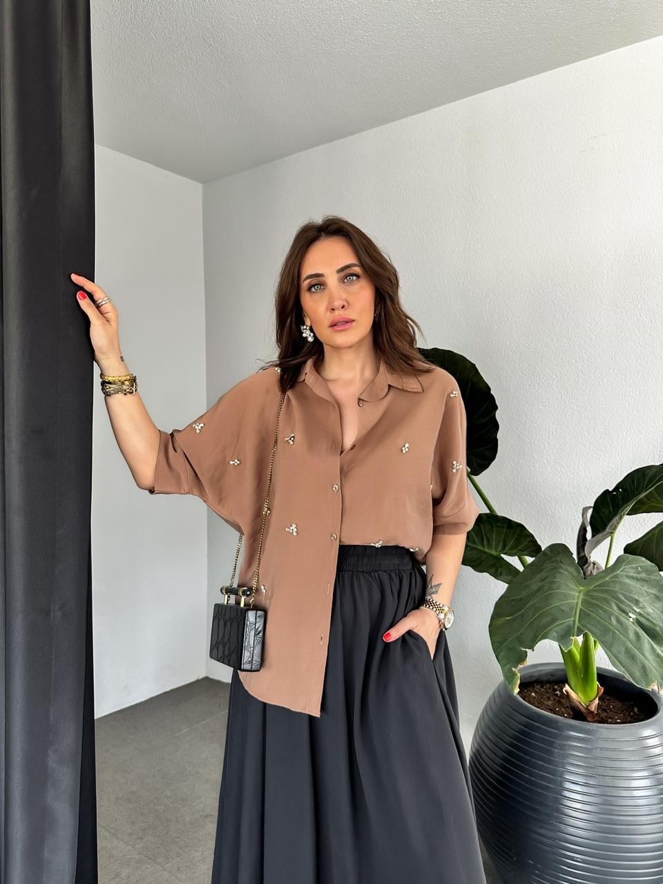 Kahve Serpme Taşlı Model Gömlek