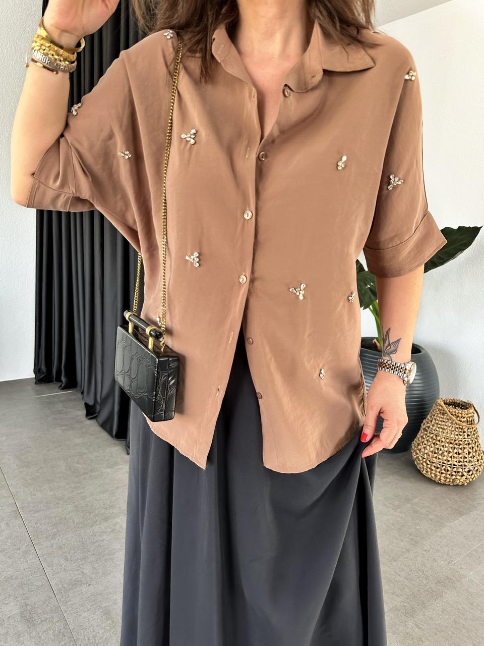 Kahve Serpme Taşlı Model Gömlek