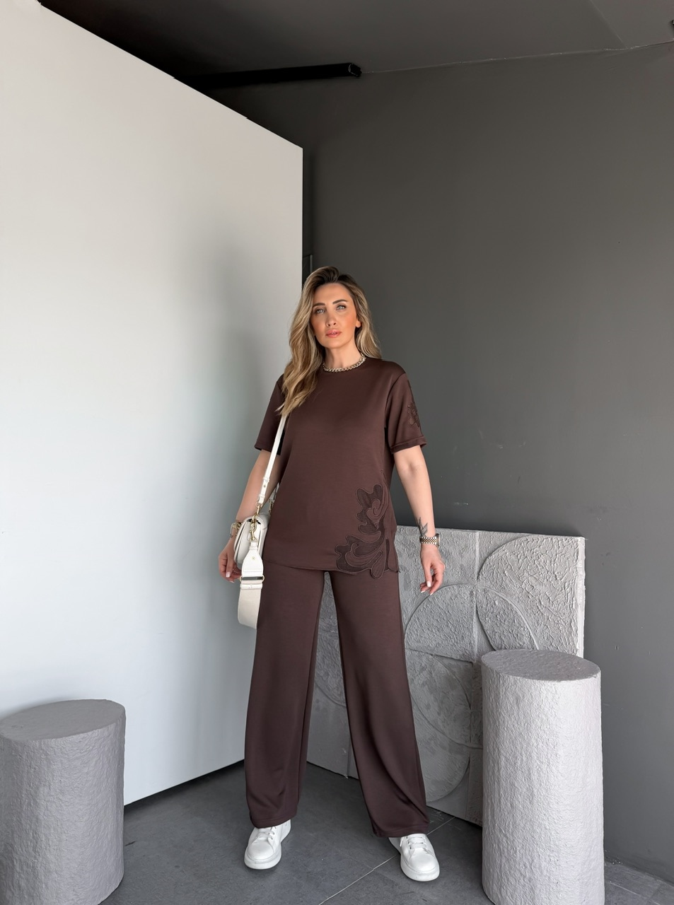 Kahve Tek Yanı Nakışlı Modal Takım
