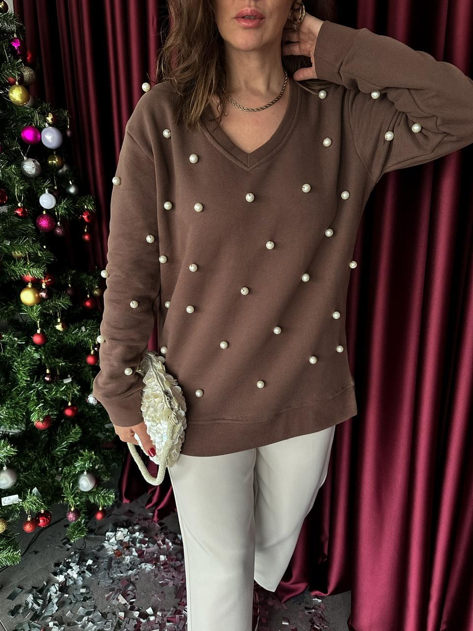 Kahve V Yaka İnci İşlemeli Sweatshirt