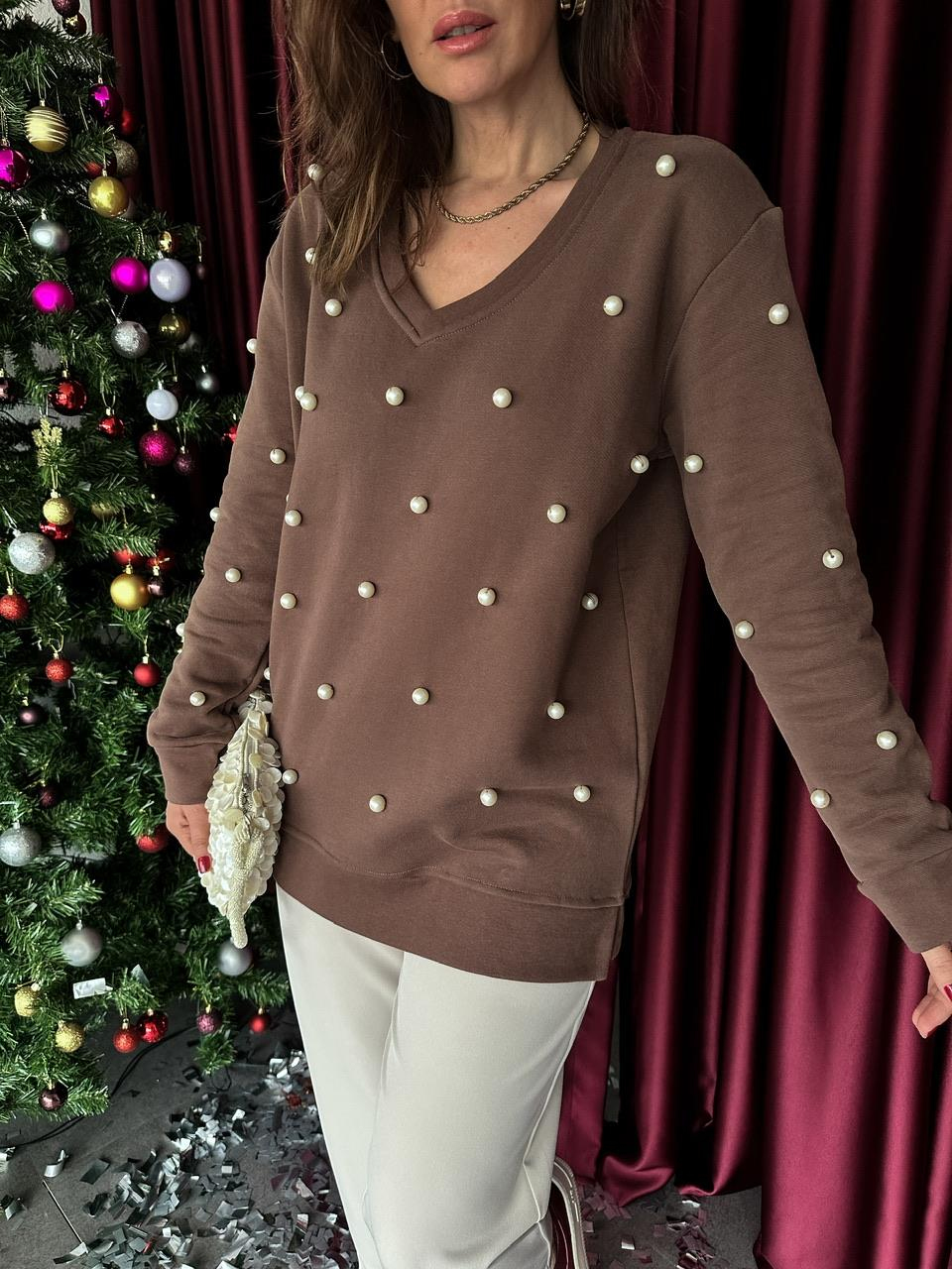 Kahve V Yaka İnci İşlemeli Sweatshirt