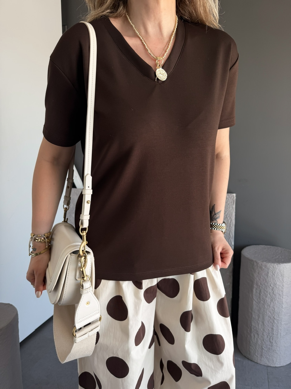 Kahve V Yaka Modal Basic Tshirt