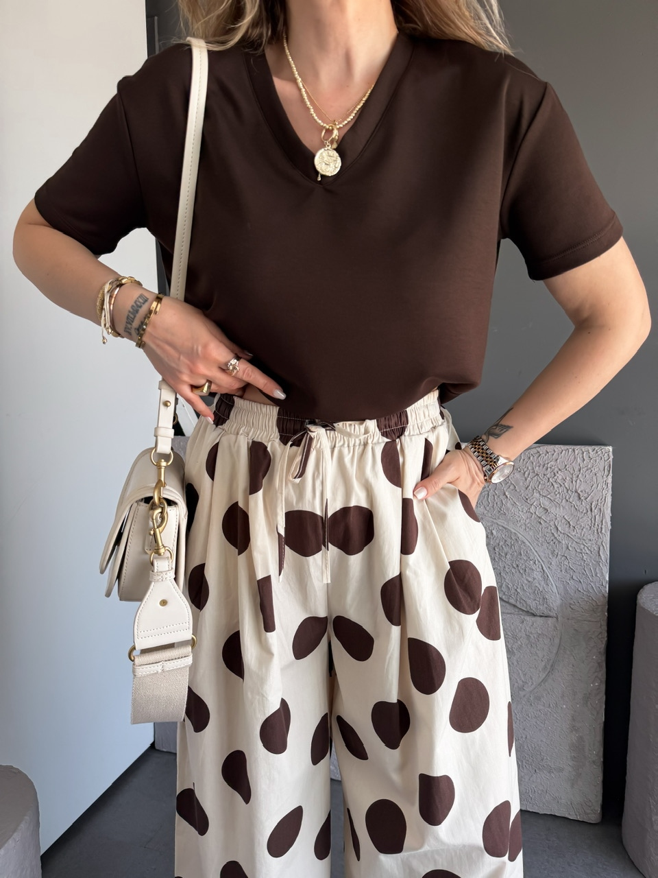 Kahve V Yaka Modal Basic Tshirt