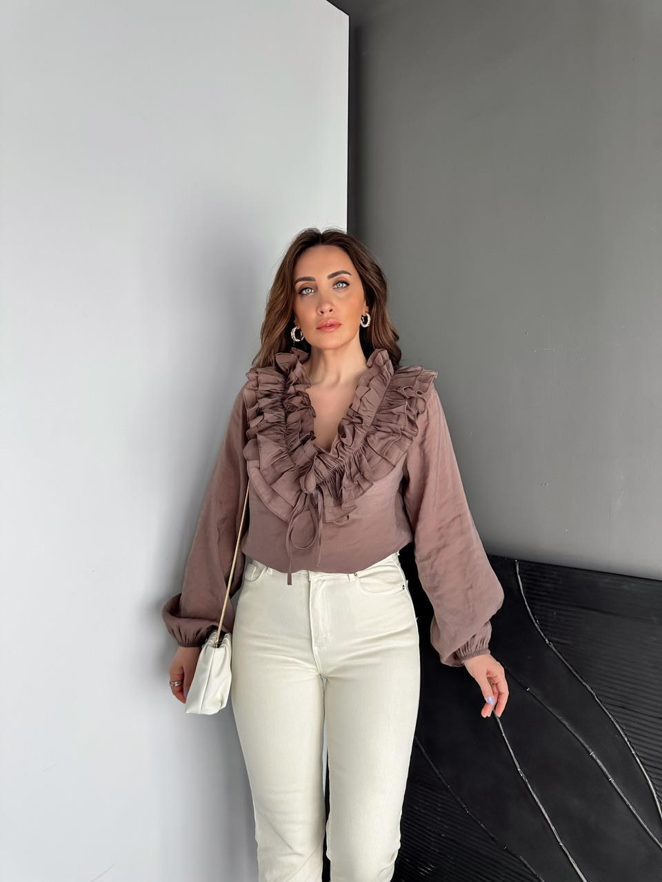 Kahve Yakası Fırfırlı İpli Bluz