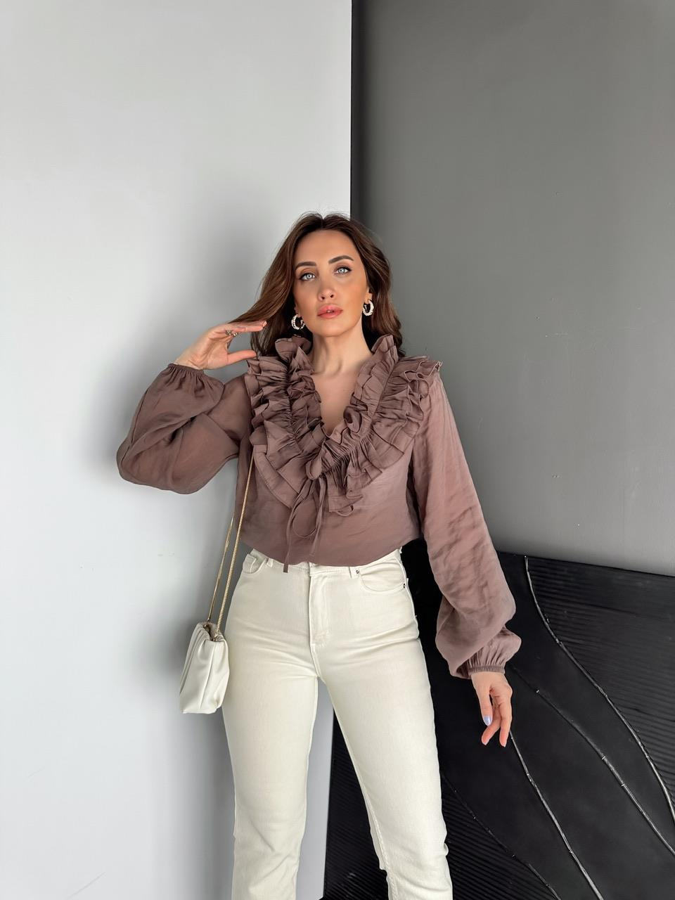 Kahve Yakası Fırfırlı İpli Bluz