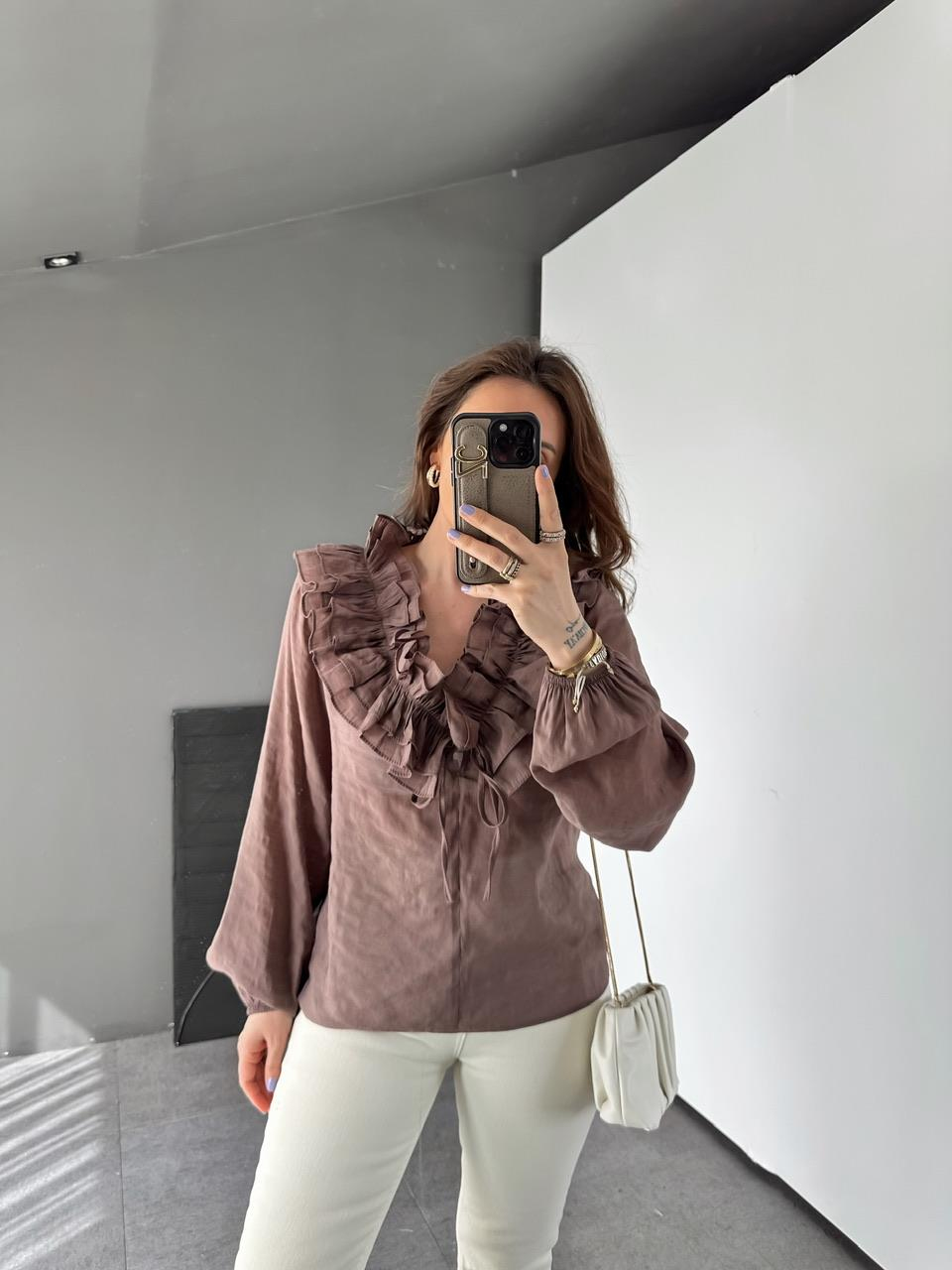 Kahve Yakası Fırfırlı İpli Bluz