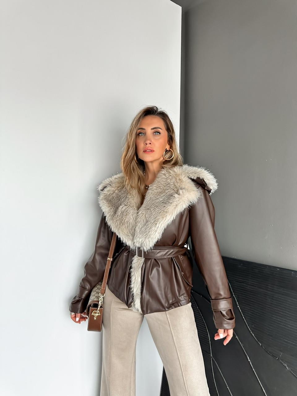 Kahve Yakası Kürklü Deri Ceket