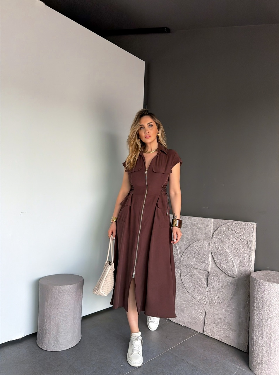 Kahve Yanları İpli Fermuarlı Elbise
