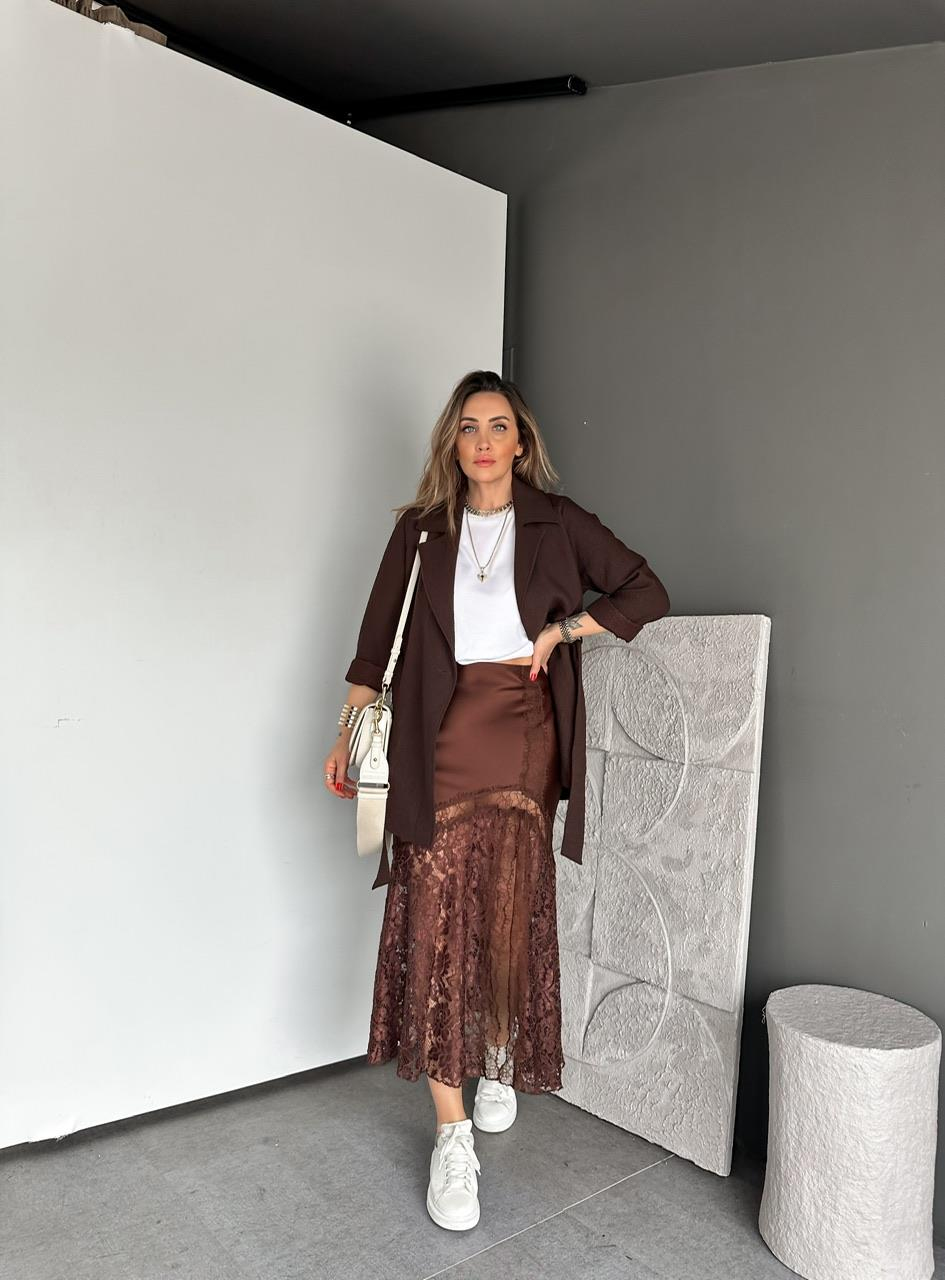 Kahve Yırtmaçlı Dantelli Saten Etek