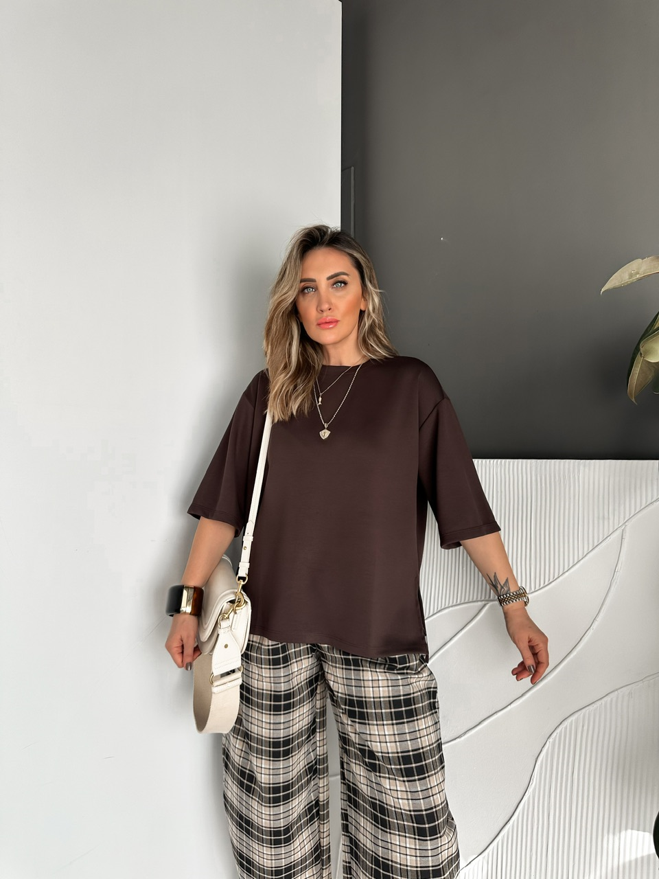 Kahve Yırtmaçlı Salaş Tshirt