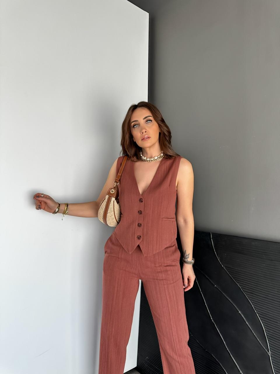 Kiremit Dört Düğme Yelekli Keten Takım