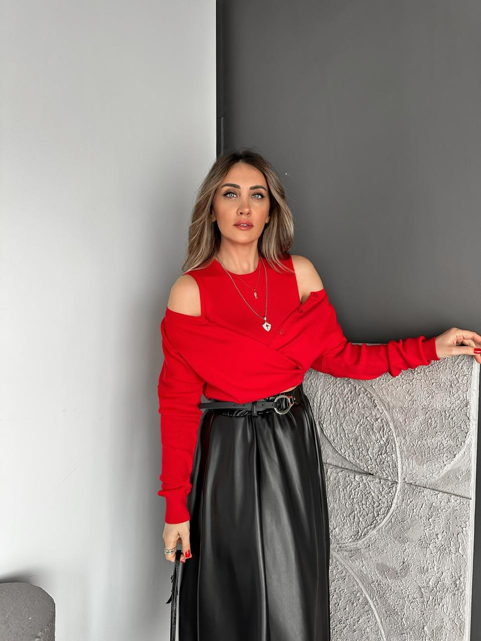 Kırmızı Çift Parçalı Düşük Omuzlu Triko