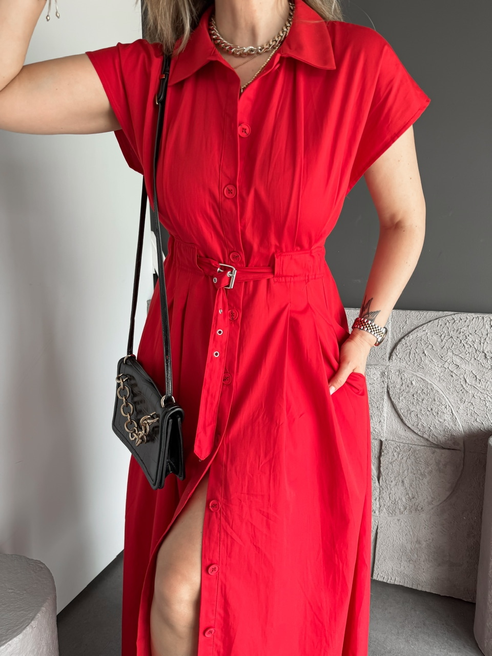 Kırmızı Düğmeli Beli Kemerli Poplin Elbise