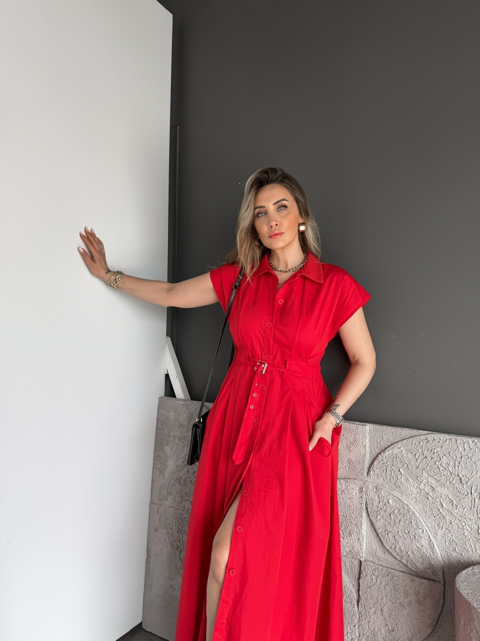 Kırmızı Düğmeli Beli Kemerli Poplin Elbise