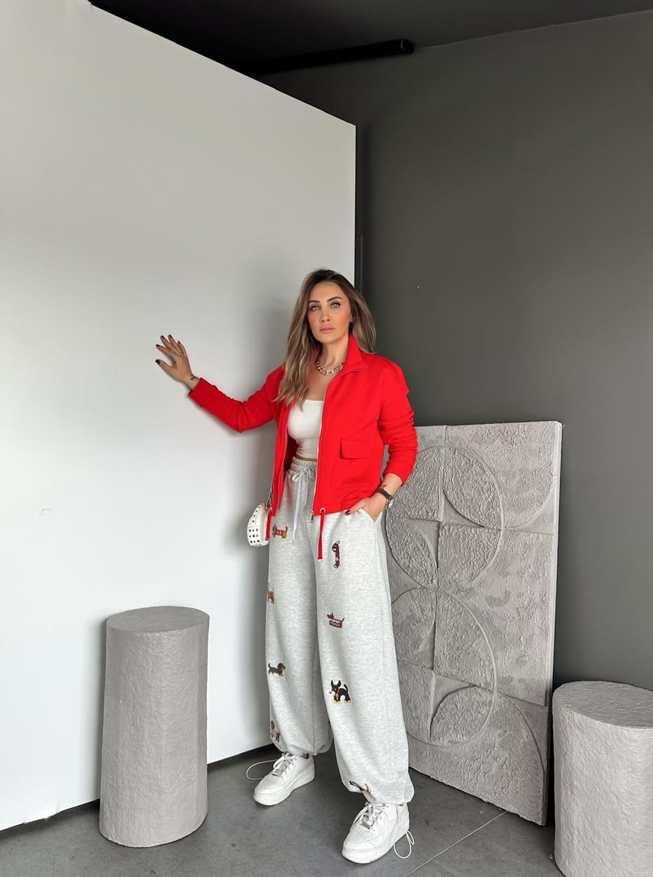 Kırmızı Kapak Cepli Şardonlu Sweatshirt