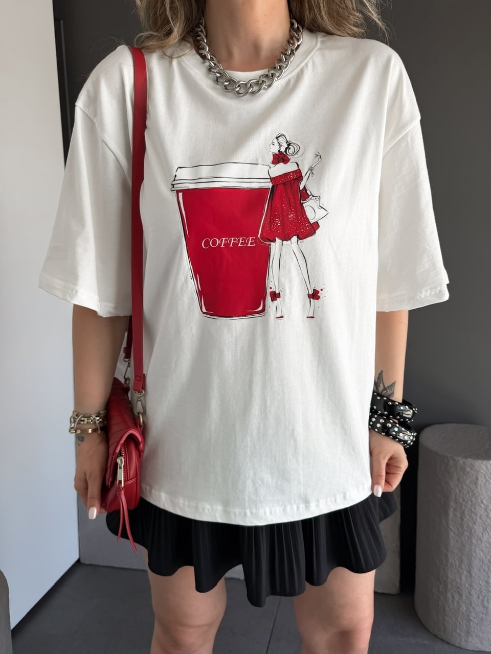 Kırmızı Kızlı Coffee Tshirt